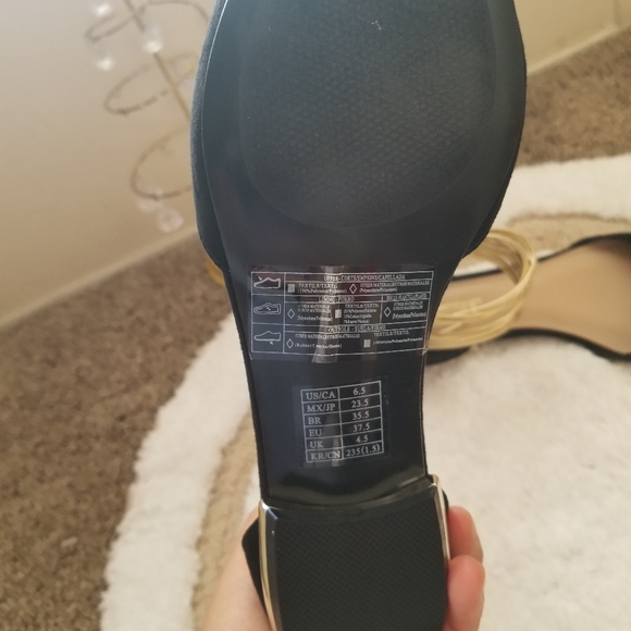 Forever 21 Black & Gold Pointy Flats NWOT - Picture 5 of 6